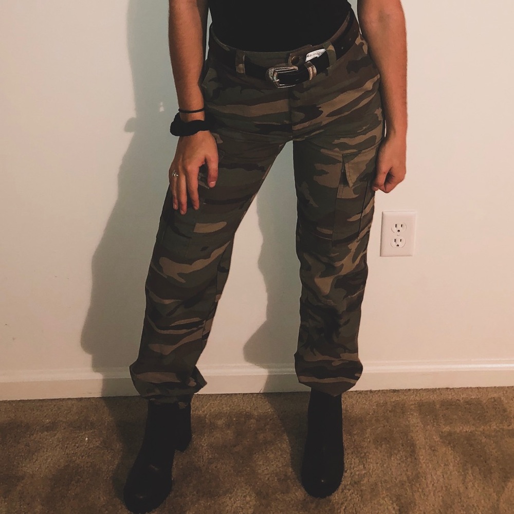 Camo Cargo Pants - Picture 4 of 4